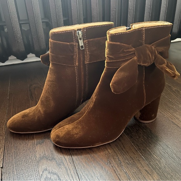 Madewell Esme Bow Boot in Velvet - Picture 2 of 9